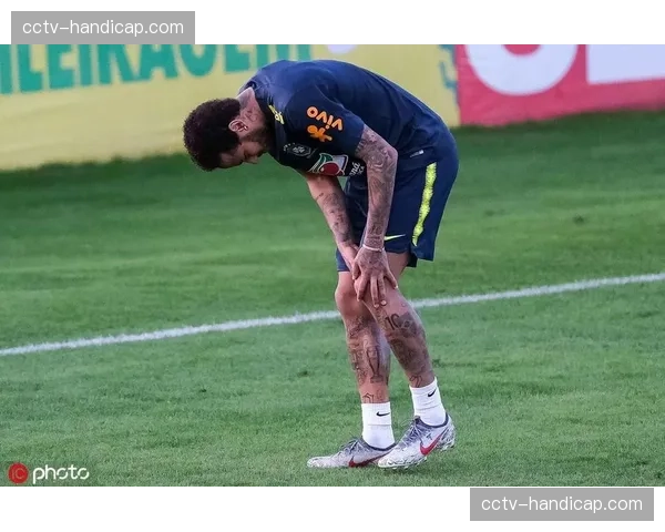 官方：内马尔脚踝伤势反复，将无缘今年夏天举办的美洲杯