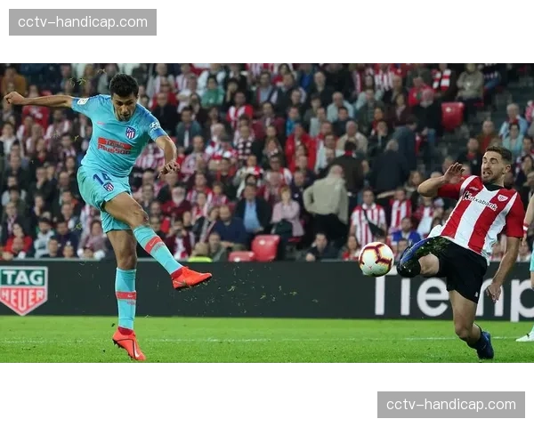 罗德里专访:谈后腰位置在当代高位压迫体系中的演变 罗德里专访:谈后腰位置在当代高位压迫体系中的演变