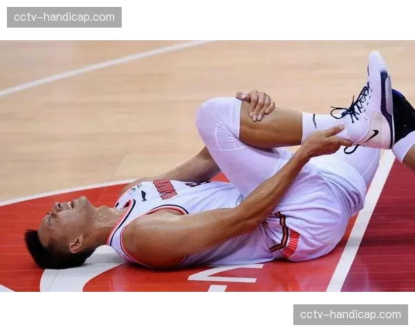 特鲁瓦主力中卫训练中肌肉拉伤,预计缺席本月所有比赛 特鲁瓦主力中卫训练中肌肉拉伤,预计缺席本月所有比赛